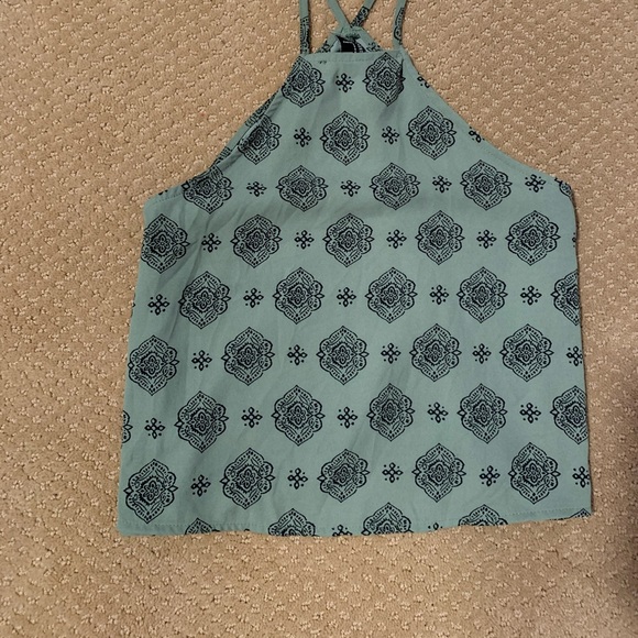 Summer olive green Crop top! - Picture 2 of 2